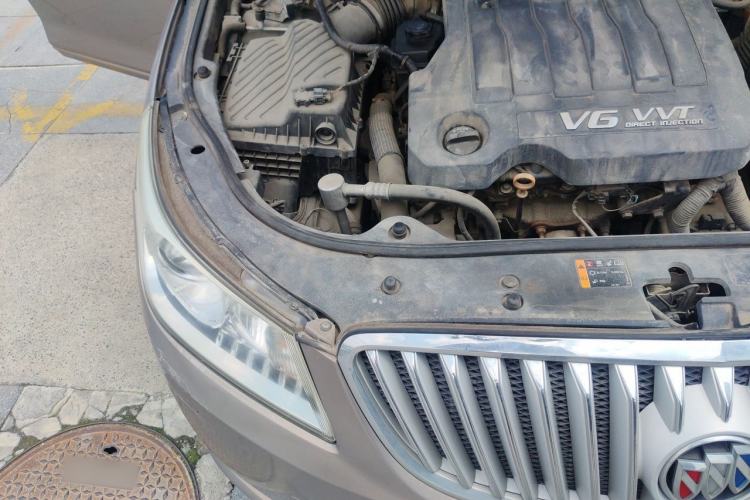 Used Buick LaCrosse 2010 3.0L Flagship Edition Engine Bay Right