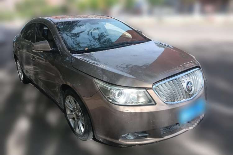 Used Buick LaCrosse 2010 2.4L Luxury Edition Front Right 45 Deg