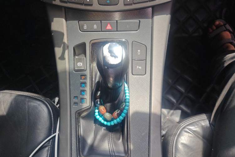 Used Buick LaCrosse 2010 2.0T Haoya Edition Gear Lever