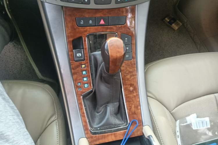 Used Buick LaCrosse 2010 2.4L Luxury Edition Gear Lever