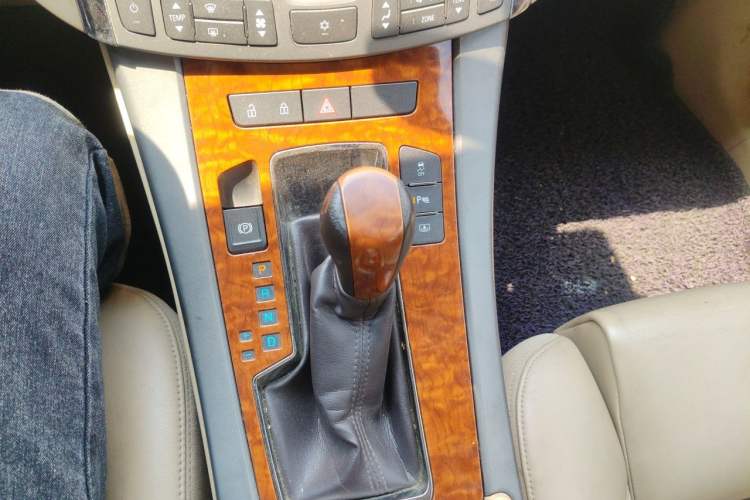 Used Buick LaCrosse 2010 3.0L Flagship Edition Gear Lever