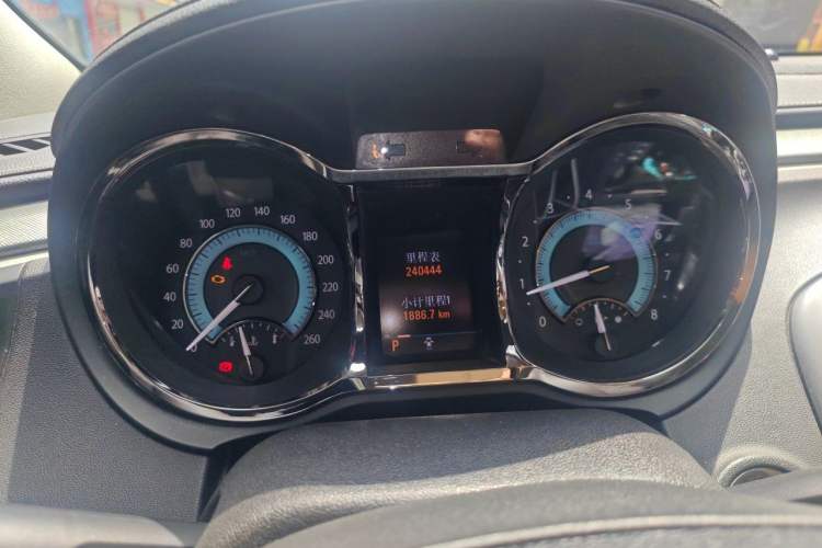 Used Buick LaCrosse 2010 2.0T Haoya Edition Instrument Cluster