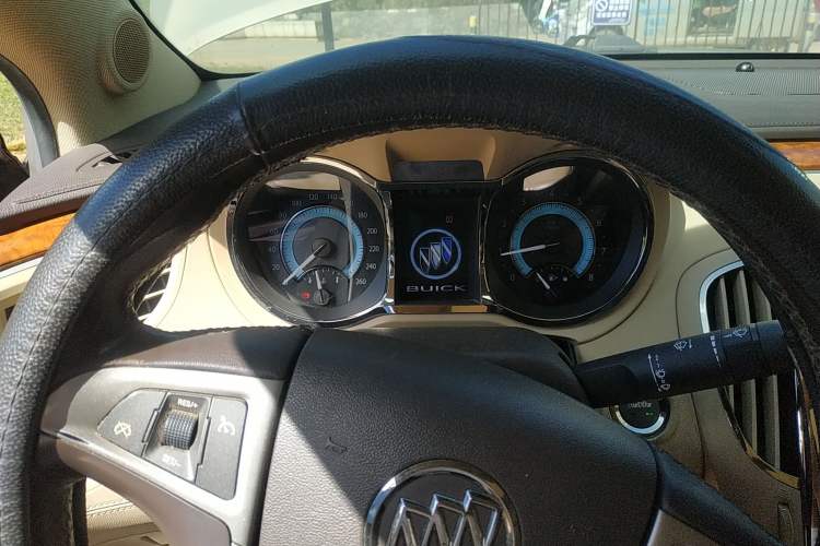 Used Buick LaCrosse 2010 2.4L Haoya Edition Instrument Cluster