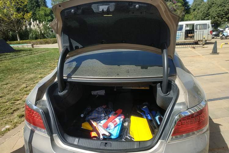 Used Buick LaCrosse 2010 2.4L Haoya Edition Trunk
