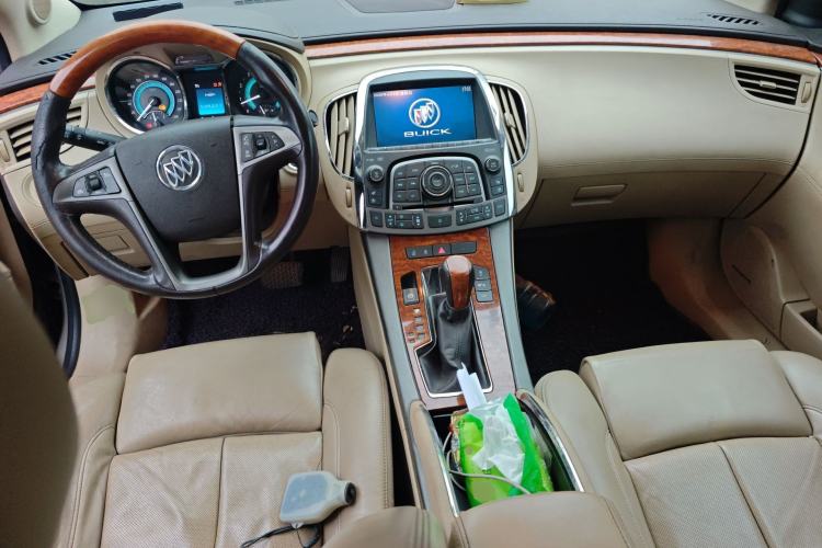 Used Buick LaCrosse 2010 3.0L Flagship Edition Center Console