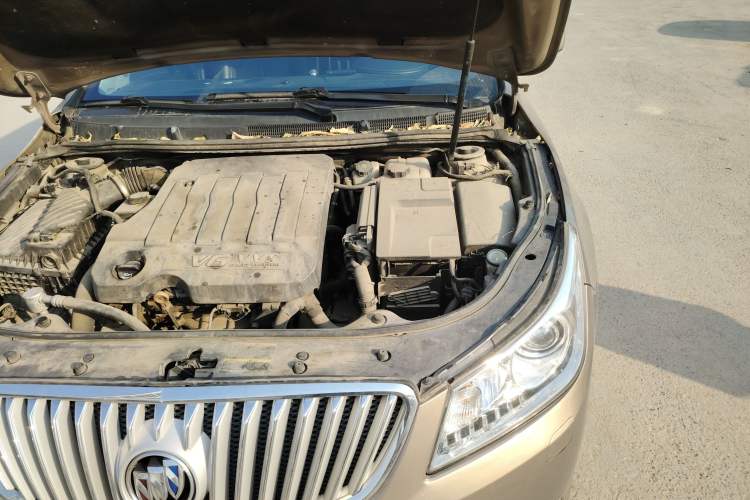 Used Buick LaCrosse 2010 3.0L Flagship Edition Engine Bay Left