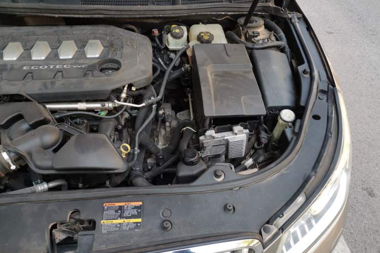 Used Buick LaCrosse 2010 2.4L Luxury Edition Engine Bay Left