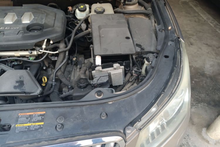 Used Buick LaCrosse 2010 2.4L Haoya Edition Engine Bay Left