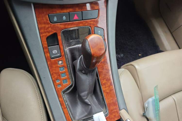 Used Buick LaCrosse 2010 3.0L Flagship Edition Gear Lever