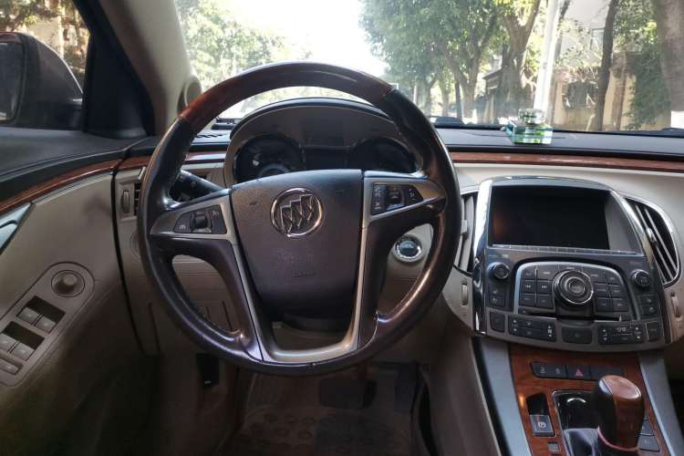 Used Buick LaCrosse 2010 2.4L Luxury Edition Steering Wheel