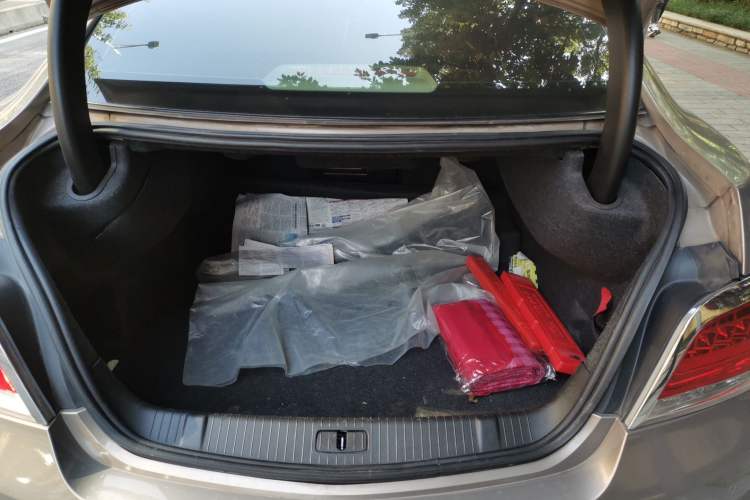 Used Buick LaCrosse 2010 2.4L Luxury Edition Trunk