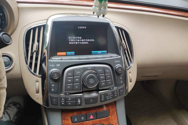 Used Buick LaCrosse 2010 2.4L Luxury Edition Audio And AC Panel