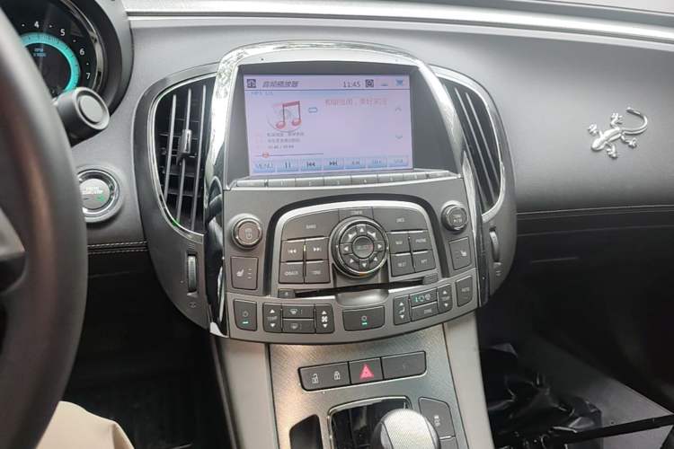 Used Buick LaCrosse 2010 2.0T Haoya Edition Audio And AC Panel
