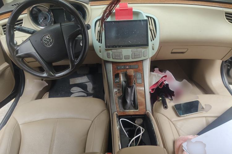 Used Buick LaCrosse 2010 2.0T Comfort Edition Center Console