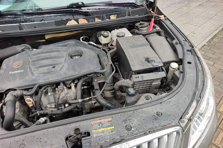Used Buick LaCrosse 2010 2.0T Haoya Edition Engine Bay Left