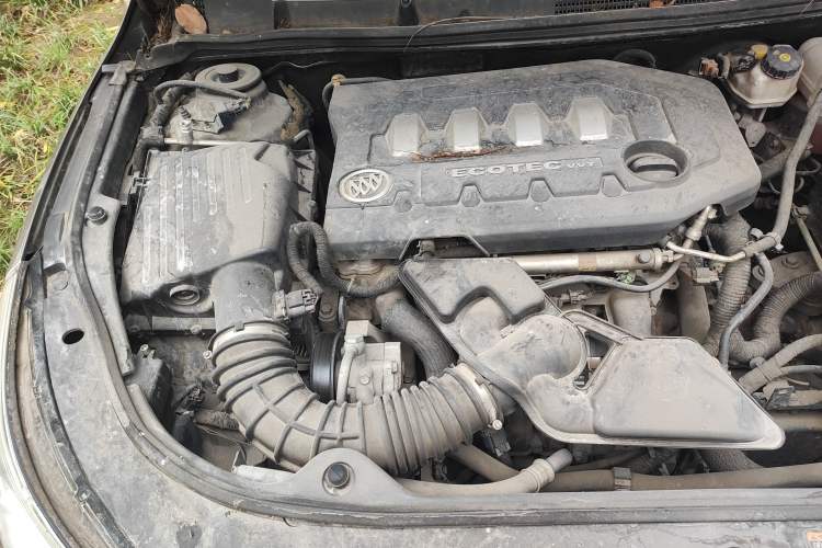 Used Buick LaCrosse 2010 2.4L Luxury Edition Engine Bay Right