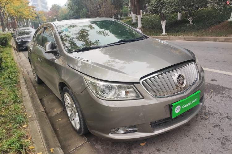 Used Buick LaCrosse 2010 2.4L Luxury Edition Front Right 45 Deg