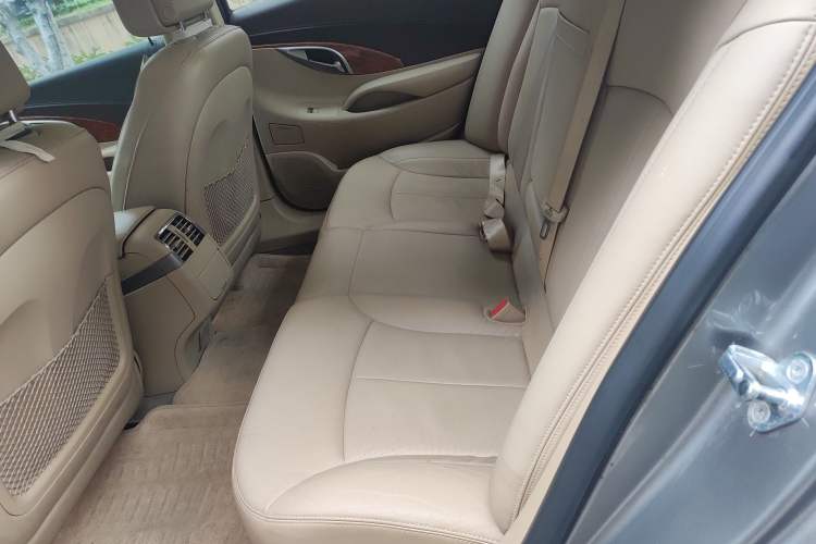 Used Buick LaCrosse 2010 2.4L Luxury Edition Left Rear Seat