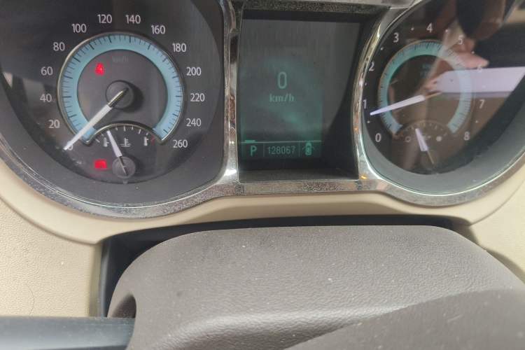 Used Buick LaCrosse 2010 2.0T Comfort Edition Odometer Close Up
