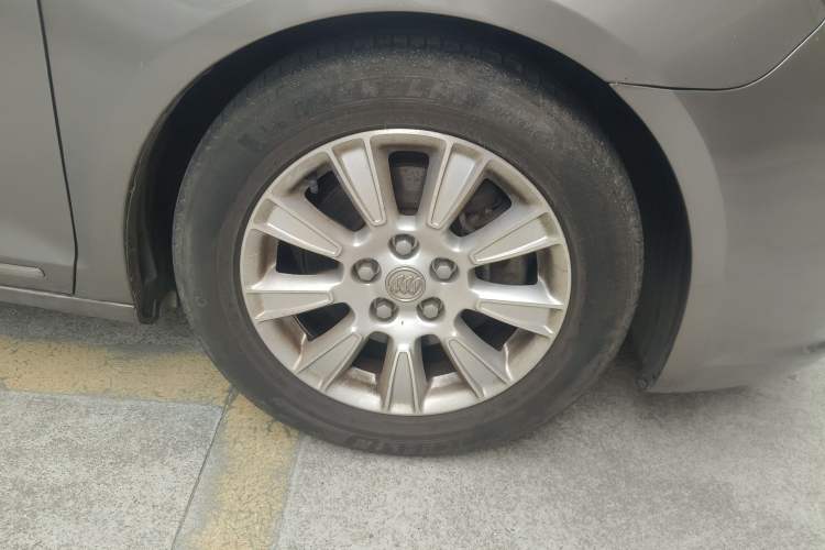 Used Buick LaCrosse 2010 2.0T Comfort Edition Right Front Wheel Hub