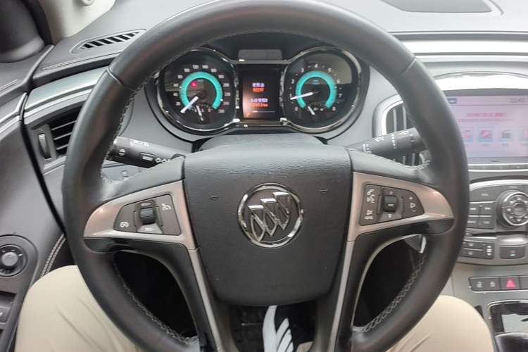 Used Buick LaCrosse 2010 2.0T Haoya Edition Steering Wheel