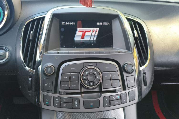Used Buick LaCrosse 2010 2.0T Haoya Edition Audio And AC Panel