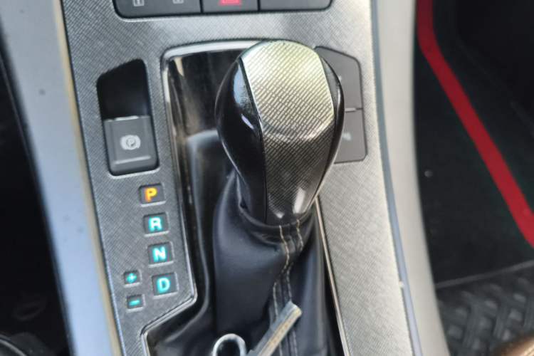 Used Buick LaCrosse 2010 2.0T Haoya Edition Gear Lever