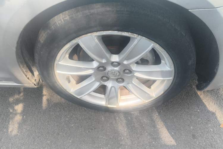 Used Buick LaCrosse 2010 2.0T Haoya Edition Right Front Wheel Hub