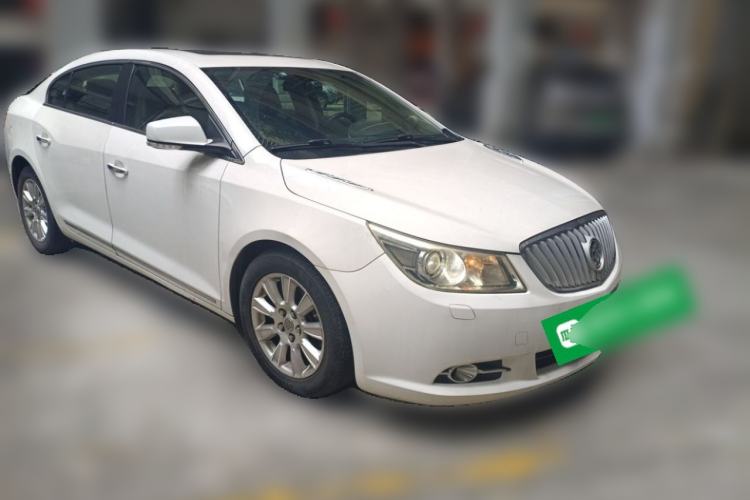 Used Buick LaCrosse 2010 2.0T Comfort Edition Front Right 45 Deg