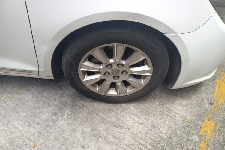 Used Buick LaCrosse 2010 2.0T Comfort Edition Right Front Wheel Hub