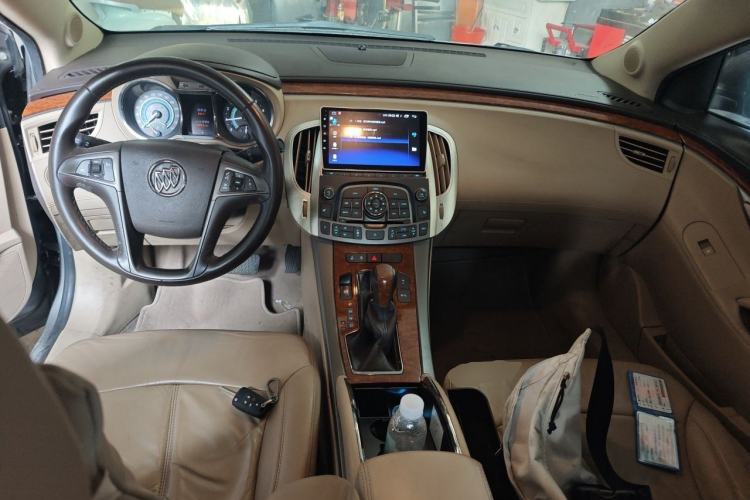 Used Buick LaCrosse 2010 2.4L Haoya Edition Center Console