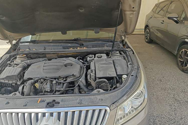 Used Buick LaCrosse 2010 2.0T Haoya Edition Engine Bay Left