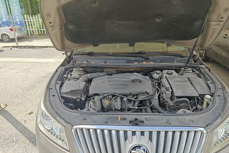 Used Buick LaCrosse 2010 2.0T Haoya Edition Engine Bay Right