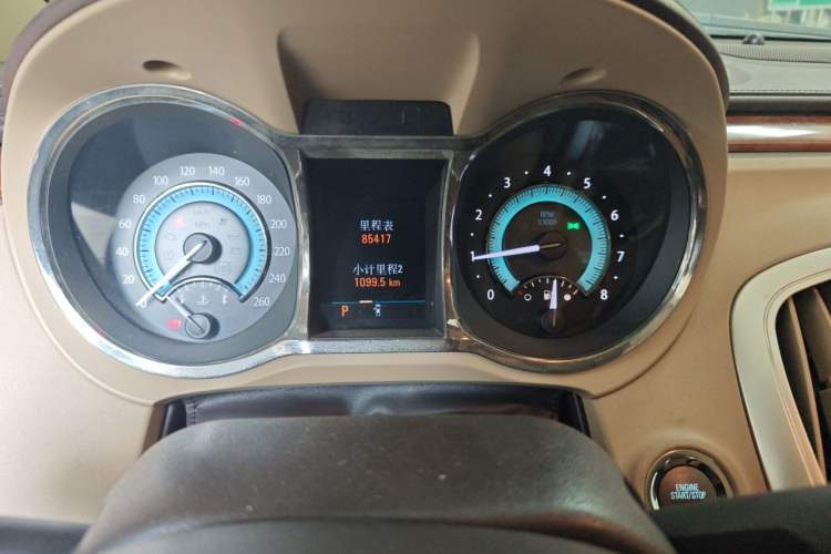 Used Buick LaCrosse 2010 2.4L Haoya Edition Odometer Close Up