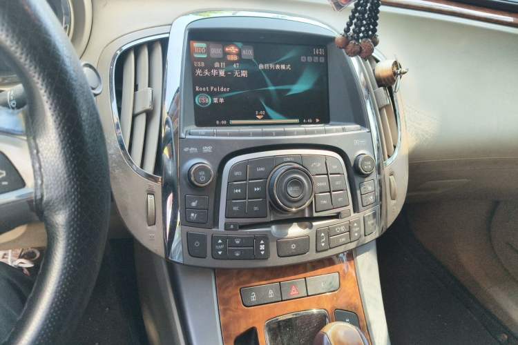 Used Buick LaCrosse 2011 2.4L SIDI Luxury Edition Audio And AC Panel