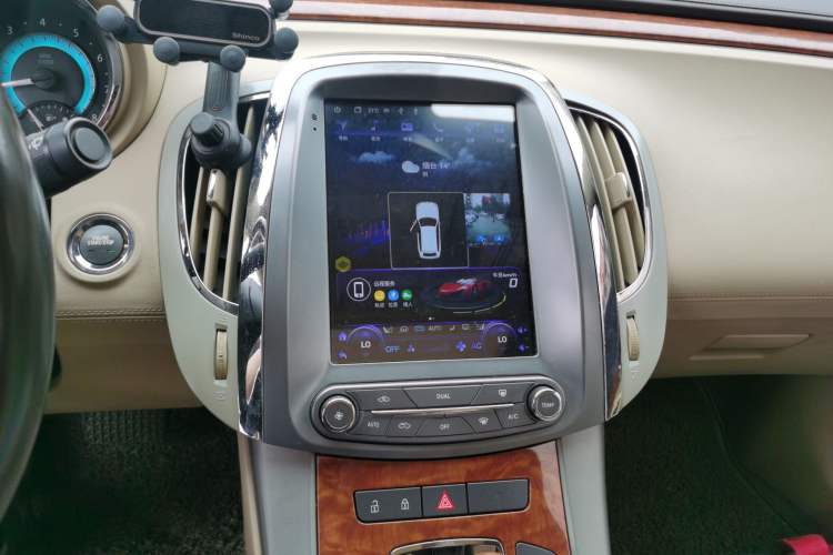 Used Buick LaCrosse 2011 2.4L SIDI Haoya Edition Audio And AC Panel