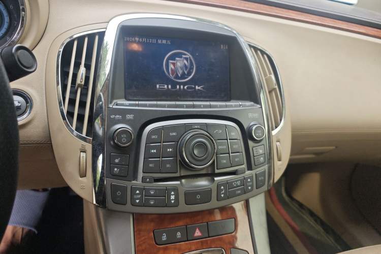 Used Buick LaCrosse 2011 2.4L SIDI Elegant Edition Audio And AC Panel