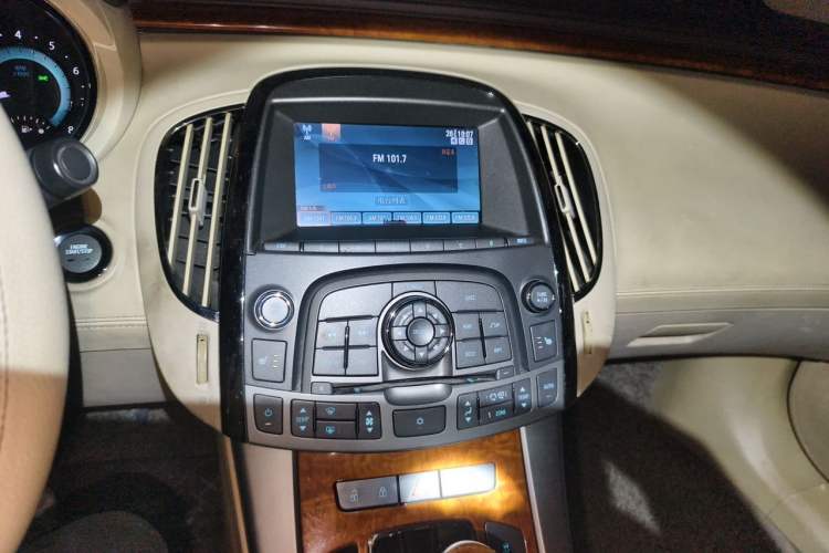 Used Buick LaCrosse 2011 2.4L SIDI Haoya Edition Audio And AC Panel