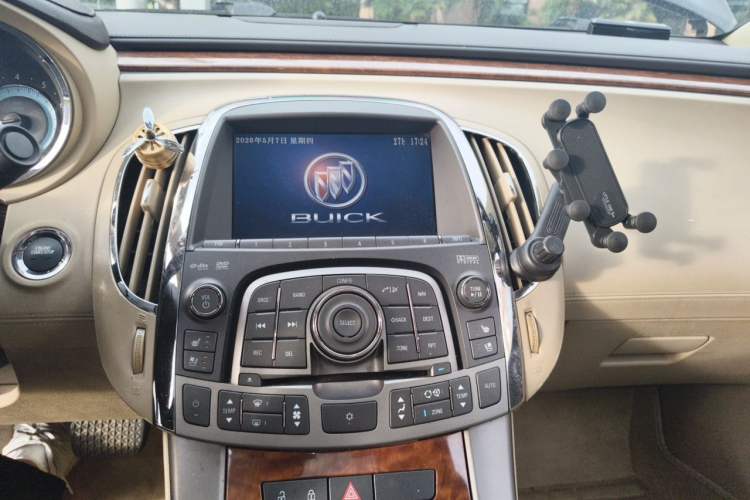 Used Buick LaCrosse 2011 2.4L SIDI Luxury Edition Audio And AC Panel