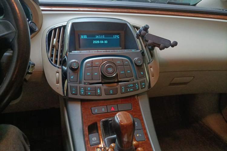 Used Buick LaCrosse 2011 2.4L SIDI Comfort Edition Audio And AC Panel