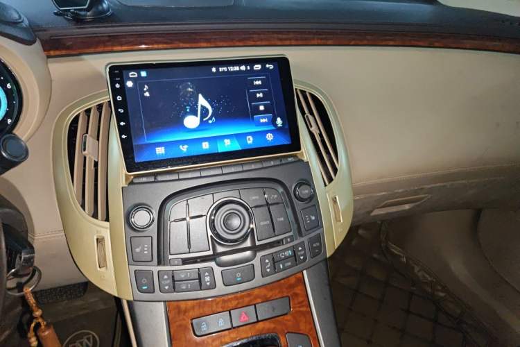 Used Buick LaCrosse 2011 2.4L SIDI Elegant Edition Audio And AC Panel