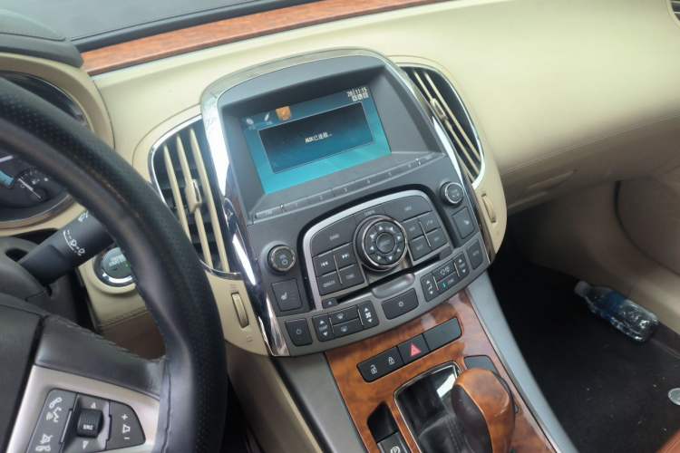 Used Buick LaCrosse 2011 2.4L SIDI Comfort Edition Audio And AC Panel