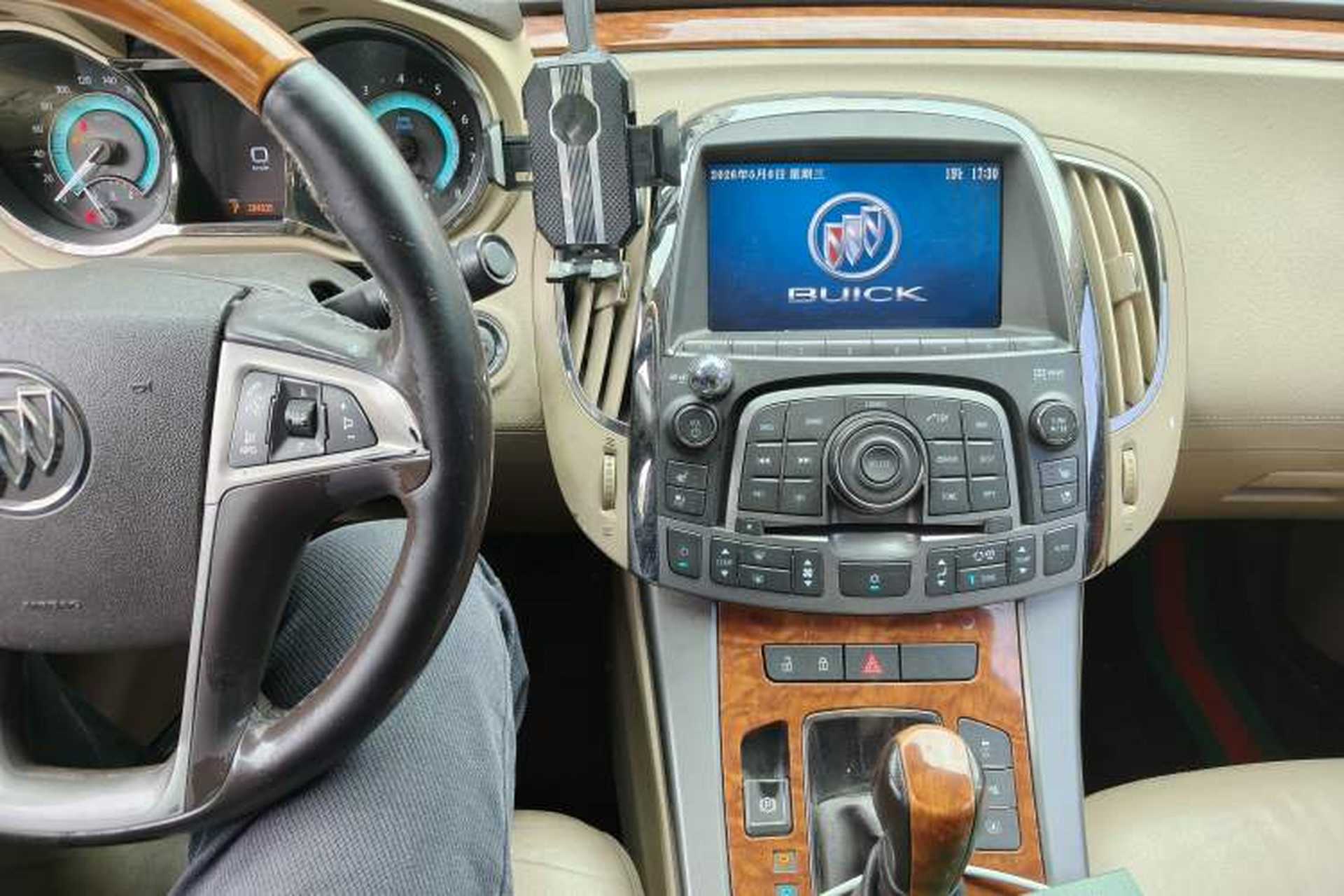 Used Buick LaCrosse 2011 2.4L SIDI Luxury Edition Audio And AC Panel
