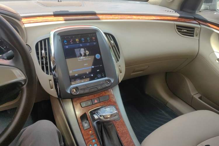 Used Buick LaCrosse 2011 2.4L SIDI Comfort Sunroof Version Audio And AC Panel