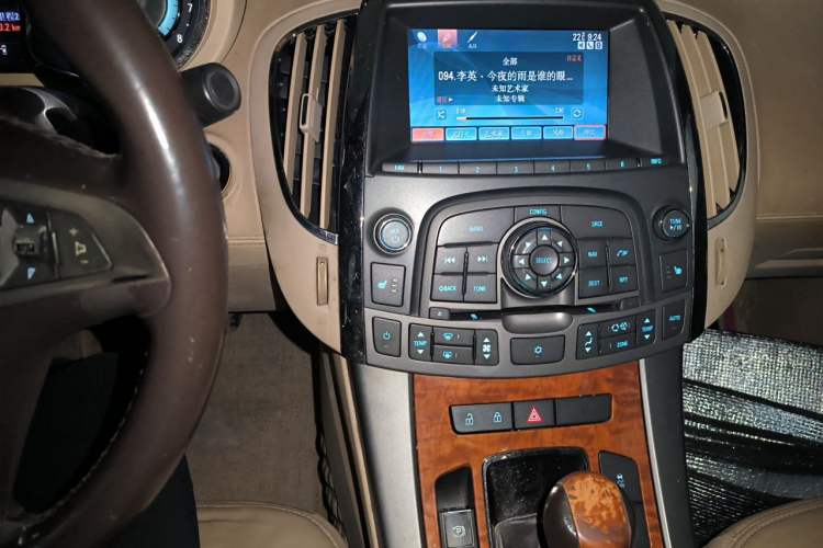Used Buick LaCrosse 2011 2.4L SIDI Haoya Edition Audio And AC Panel