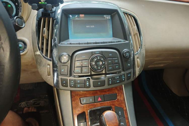 Used Buick LaCrosse 2011 2.4L SIDI Haoya Edition Audio And AC Panel