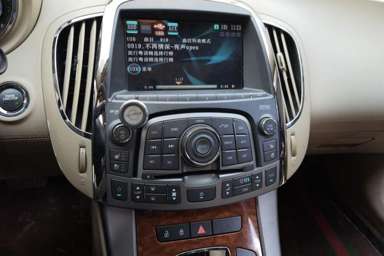 Used Buick LaCrosse 2011 2.4L SIDI Luxury Edition Audio And AC Panel
