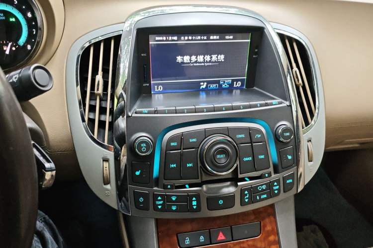 Used Buick LaCrosse 2011 2.4L SIDI Elegant Edition Audio And AC Panel