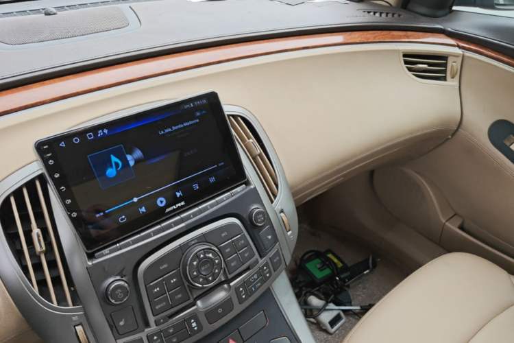 Used Buick LaCrosse 2011 2.4L SIDI Elegant Edition Audio And AC Panel