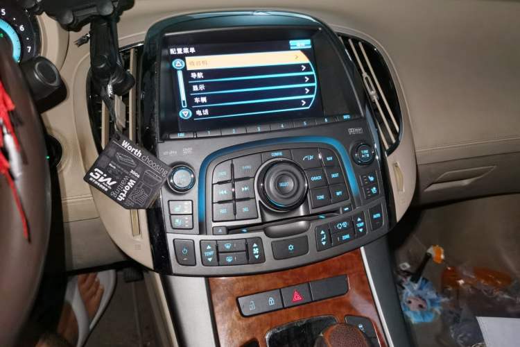 Used Buick LaCrosse 2011 2.4L SIDI Luxury Edition Audio And AC Panel